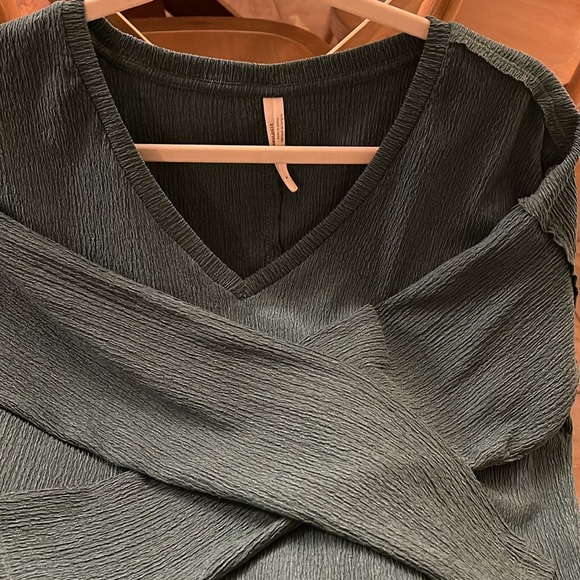 EUC Anthropologie Long Sleeve Textured top - size small - Picture 7 of 8